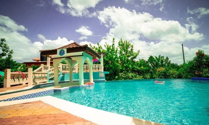 Negril Complejo | NUEVO HOTEL BOUTIQUE CON RESPIRACIONES TOMANDO VISTAS DE LA CIUDAD HISTÓRICA DE NEGRIL