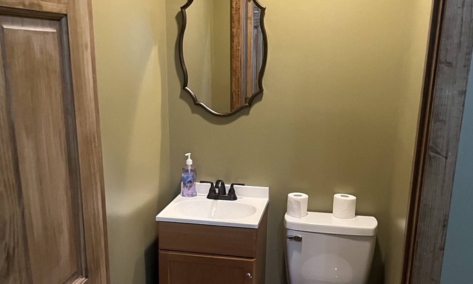 Hinton Cabina | Brand New Cabin on Greenbrier/New Room