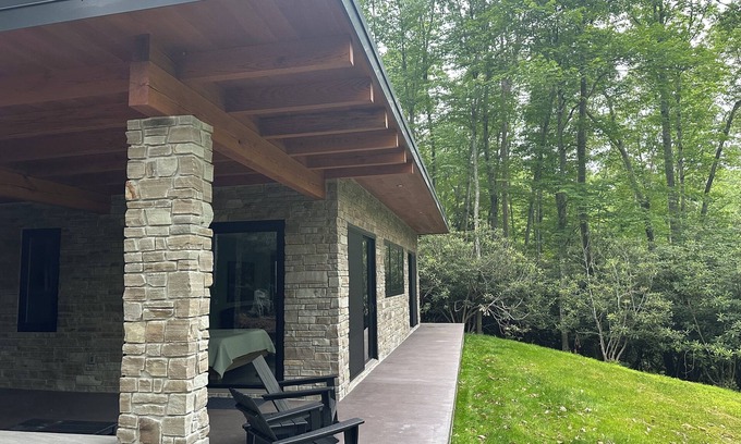 Rye Valley Cabina | Brand new completed June 2025 with Hot tub and River