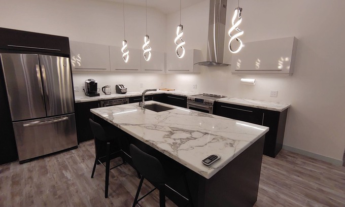Meaford Apartamento | Brand New Country View Loft with Hot Tub