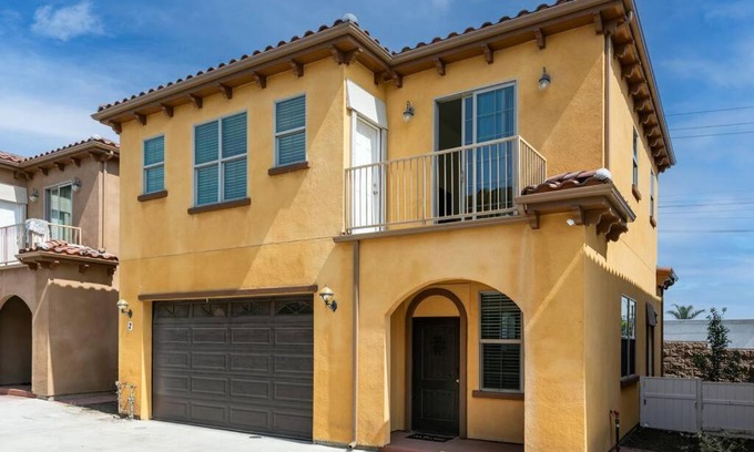 Lomita Casa | BRAND NEW - Cozy, Central, Private, All Amenities