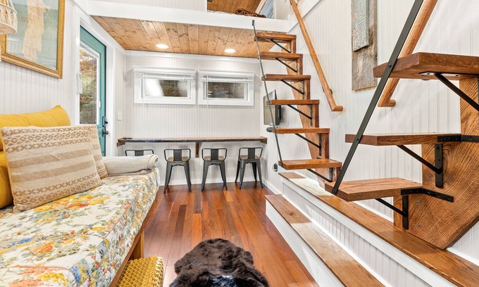 Franklin Cabaña | Brand new custom tiny house on creek - 2 bedrooms