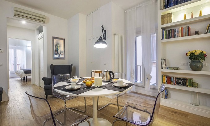 Rione II Trevi Apartamento | Brand new elegant cozy in the heart of Rome. For couple or family wifi AC