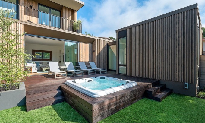 Mill Valley Casa | Brand New Equisite Modern Home Close To Hiking, Biking, San Fran, & Wine Country