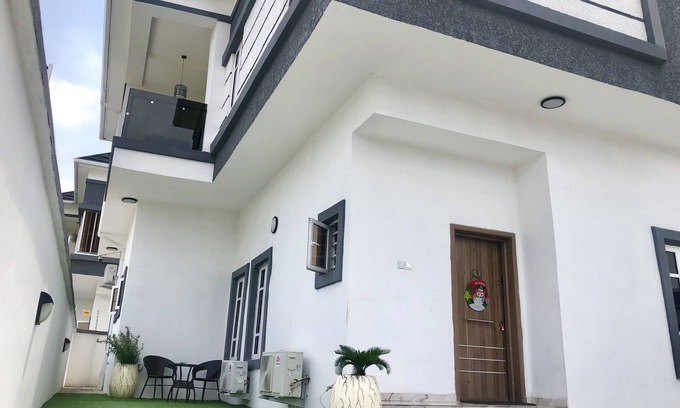 Ofin Casa | Nueva marca ejecutiva de 4 dormitorios dúplex