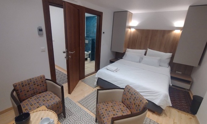 Terazije Casa | Nuevo Four Seasons Luxury Suites Boutique Apartments Balkanska