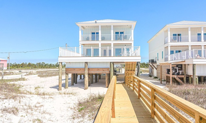 Southpointe Casa | BRAND NEW GULF FRONT HOME WITH A PRIVATE POOL AND AN ELEVATOR!