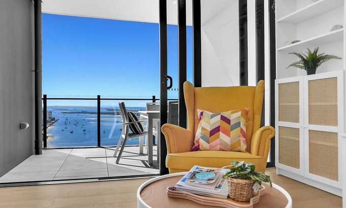 Southport Apartamento | Brand New High-level Ocean View 2BR Retreat