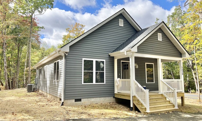 Hood Casa | Brand new home, close to Massanutten Resort and the Shenandoah -pet friendly!