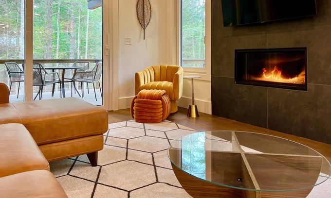 Weaverville Casa | Brand-new home near Weaverville with game room, private hot tub, firepit, & BBQ