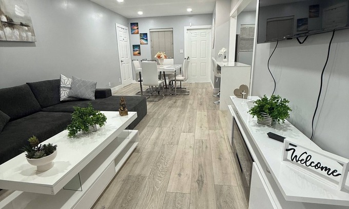 Central Fort Lauderdale Villa | Brand New Home w/Garden Near Beaches
