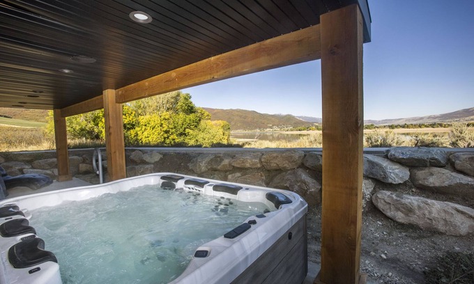 Ogden Casa | Brand New Home w/Lake Views and 5 bedrooms!