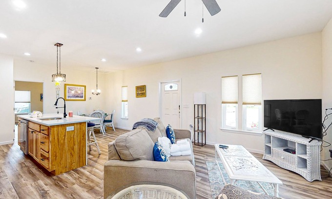 Port St. Joe Casa | Brand-new home with hangar, central AC, & full kitchen - dog-friendly