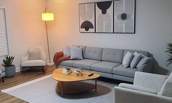 High Point Casa | Brand New House <5 min to HPU & Market