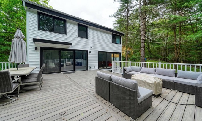 Kerhonkson Casa | Brand New House with Huge Patio