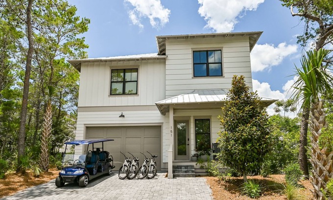 Inlet Beach Casa | *Brand New* Inlet Beach home - Six-Seater Golf Cart, EV Friendly, Bikes, Paddle Board, Pool