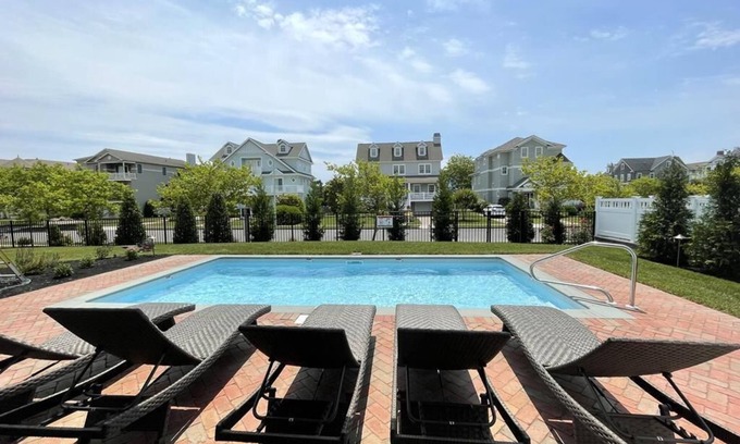 Admiral Estates Casa | Brand new large luxury beach house with inground pool!