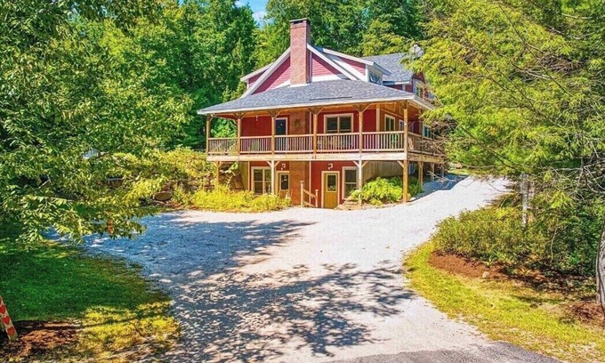 Newbury Casa | Brand new listing! Gorgeous 3-bedroom, 2 1/2 bath ski house in charming Newbury!
