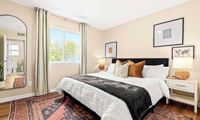 Roseville Apartamento | Brand New! Lower Flat 1BR Near Downtown, Roseville