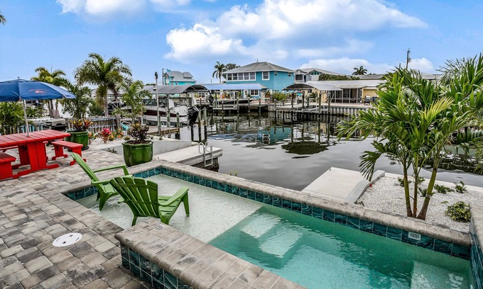 Matlacha Casa | Brand-New Luxury Home - Private Heated Pool, Waterfront, Private Dock, Fast WiFi