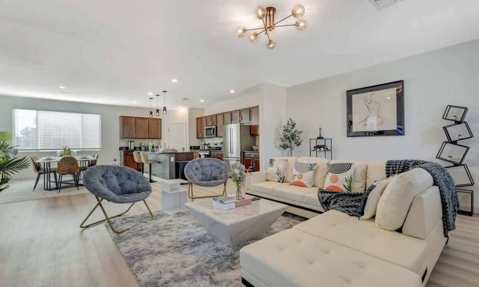 Spring Valley Casa | Brand New Modern & Luxe 5BR House Minutes to Strip