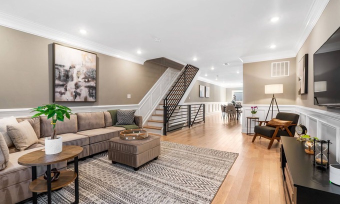 Point Breeze Casa | BRAND NEW Modern Philly Dream Home - Near Hospitals, Shopping, Transit - Room #4