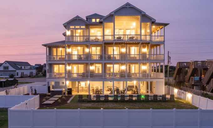 Hatteras Island Casa | Brand New Oceanfront Home + Pets Stay Free!