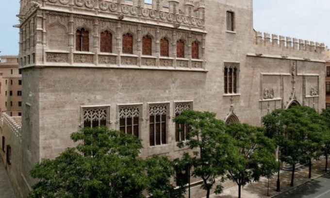 El Mercat Apartamento | BRAND NEW REMODELED FLAT HISTORICAL DOWNTOWN