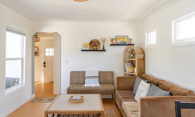 Pierpont Bay Casa | Brand New Remodeled Pierpont Surf Cottage Footsteps to Ocean Ventura