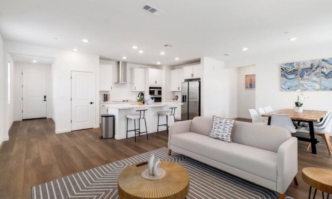 Elk Grove Casa | Brand New Single Story Modern 2024 Home