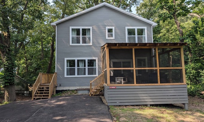 Michiana Shores Casa | Brand New Spacious 7-bedroom Michiana Shores Beach House in the woods!