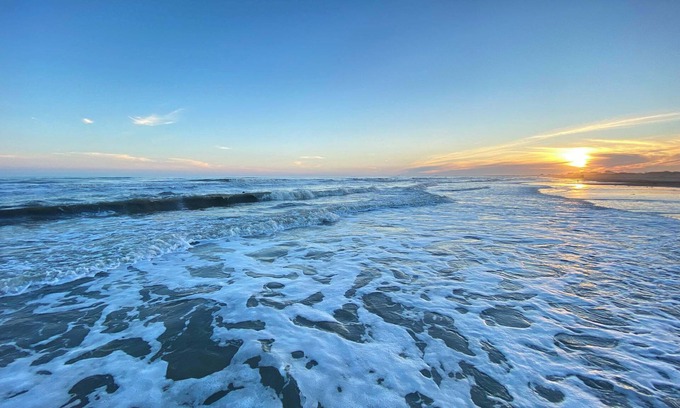 Crystal Beach Casa | Brand New*Steps to Beach*Family Friendly*Sleeps 6