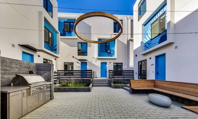 Downtown Oakland Apartamento | Brand New Stylish Studio Suite Near Downtown!