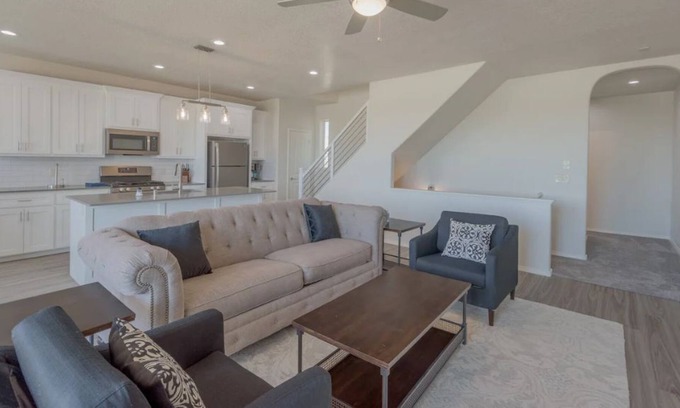 Alamedan Valley Casa | Brand New Three Bedroom with views for days!