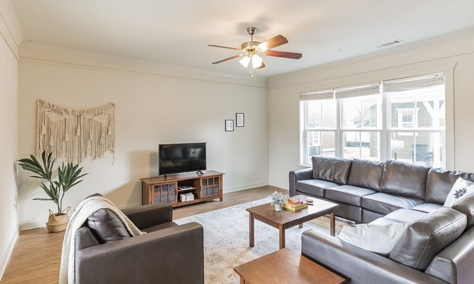 San Marcos Casa | Brand New to Market 6BD Weekend Getaway