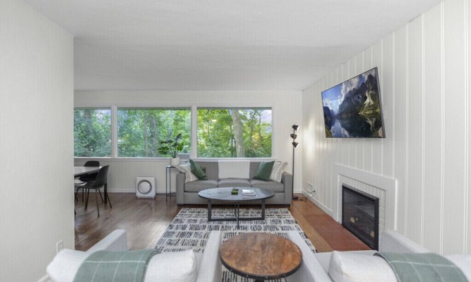 Wooded Estates Casa | Brand New to Market Reno .8 mile from Stadium Sleeps 11