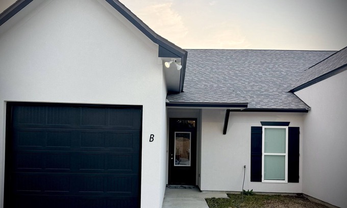 Denham Springs Casa | Brand New Townhome!