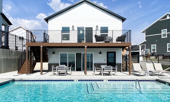 Saratoga Springs Casa | Brand new townhome