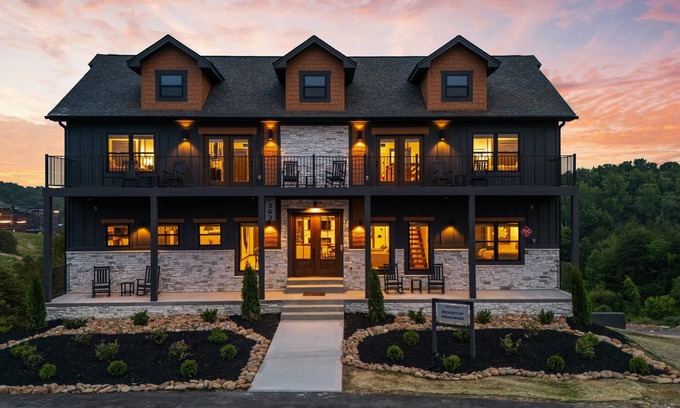 Sevierville Cabina | Brand New, Ultra Lux 8BR Cabin w/ Indoor Pool & Theater, Waterpark Access, & PS5