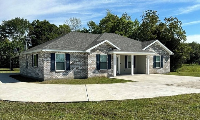 Milton Casa | Brand New Upscale 3bed/2bath Home in Church Point, LA!