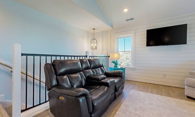 Avon Casa | Brand New Upstairs Duplex in Avon, NC with Full Kitchen and Wifi