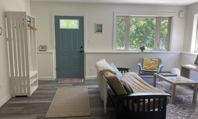 Kaslo Cabaña | Brand new walk out basement. Peaceful, and surrounded by beautiful forest.
