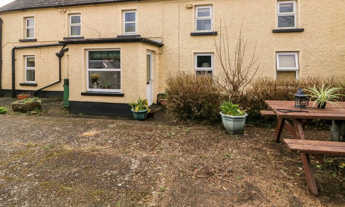 Bannow Casa | BRANDANE COTTAGE, pet friendly in Wellingtonbridge, County Wexford