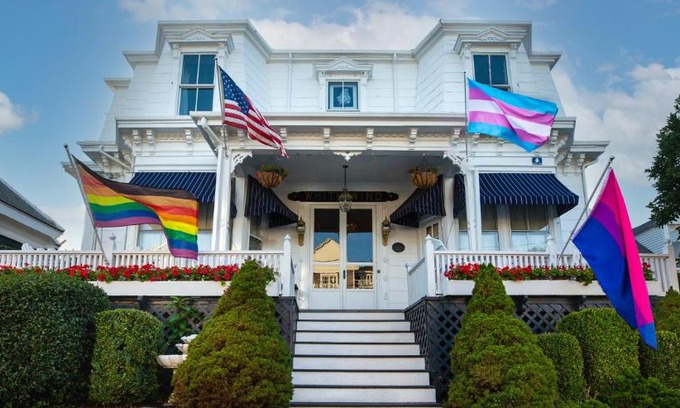 Provincetown Cama Y Desayuno | Brasswood Inn