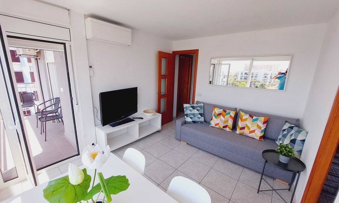 Blanes Apartamento | Bravaholidays-112-Vistas al mar y piscina. 1ª línea playa, Wifi y Aire Acond.
