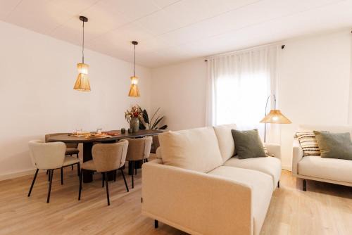el Mercadal Apartamento | Bravissimo Maragall, very spacious and central