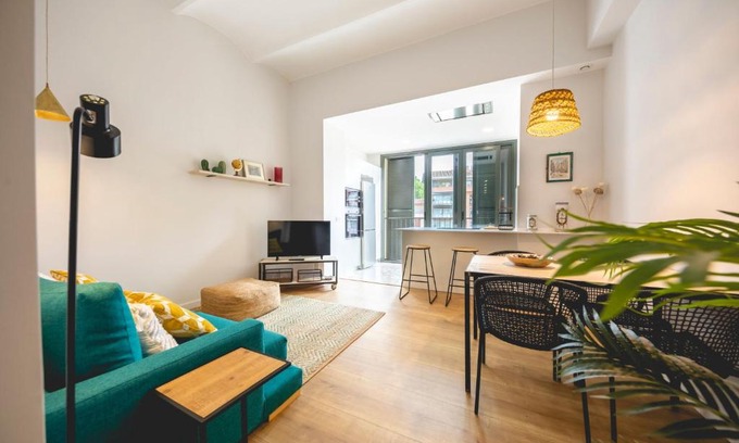 Eixample Apartamento | Bravissimo Pont Areny, modern 3 bedroom apartment