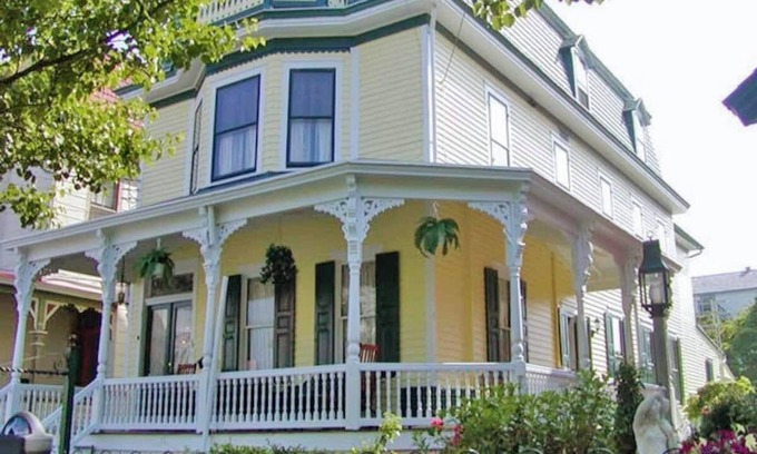 Cape May Casa | Breakers Cape May - Charming beach block Victorian home
