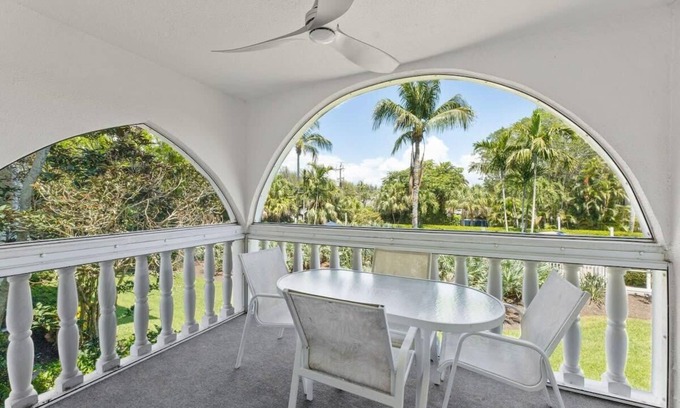 Sanibel Condominio | Breakers West B3- Stunning and Spacious West Gulf Drive Residence