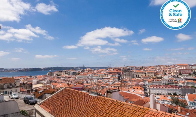 Sao Cristovao e Sao Lourenco Apartamento | Breath-Taking River & City View Stunning 3 Bedrooms & 3 Bathrooms With AC Alfama Castle district 1st Floor Apartment